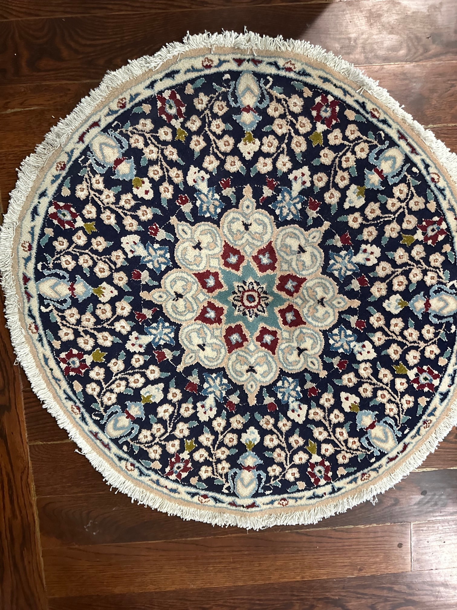 Hand Knotted Persian Round 3x3 ft: Title:Hand Knotted Persian Round 3x3 ft Description:Hand Knotted Persian Round 3x3 ft Size:3x3 ft Circa:1980 Origin: Material:101 %Wool Reserve: $225.00 Shipping: Domestic: Flat-rate of $85.00 to