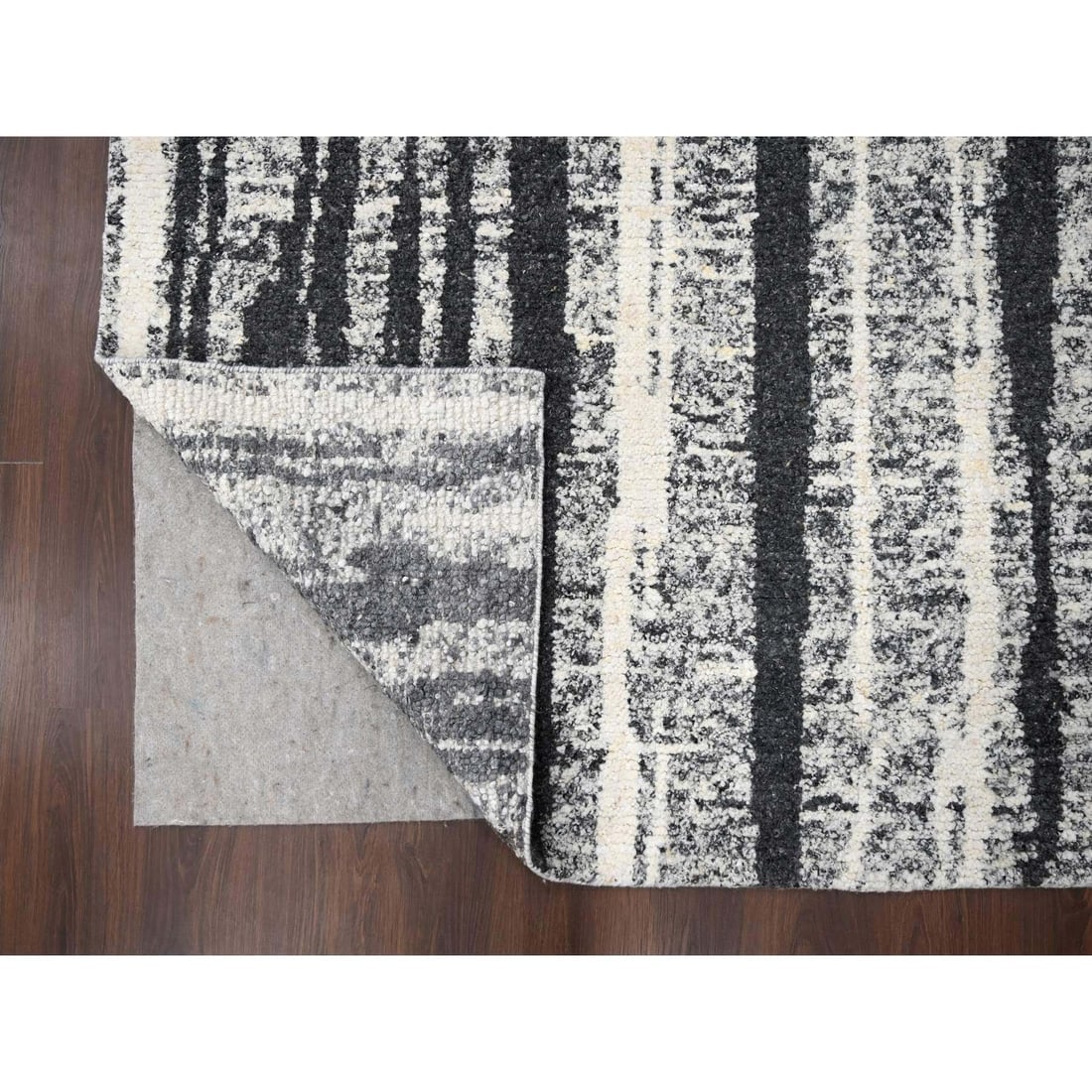 Black and Ivory Modern Design Organic Undyed Wool Oriental Rug - 4