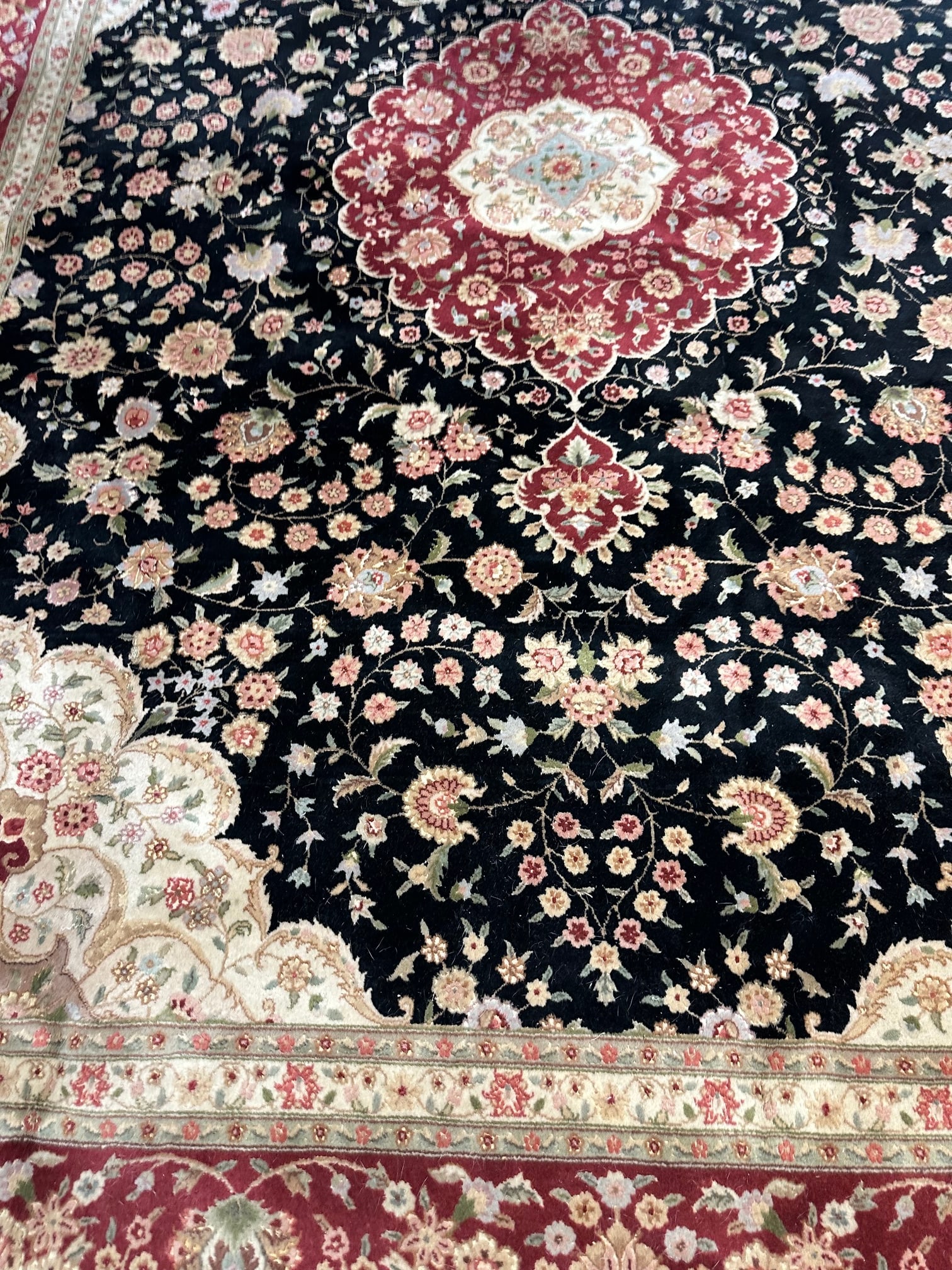 Hand Knotted Tabriz Rug 6.2x9.4 ft - 2