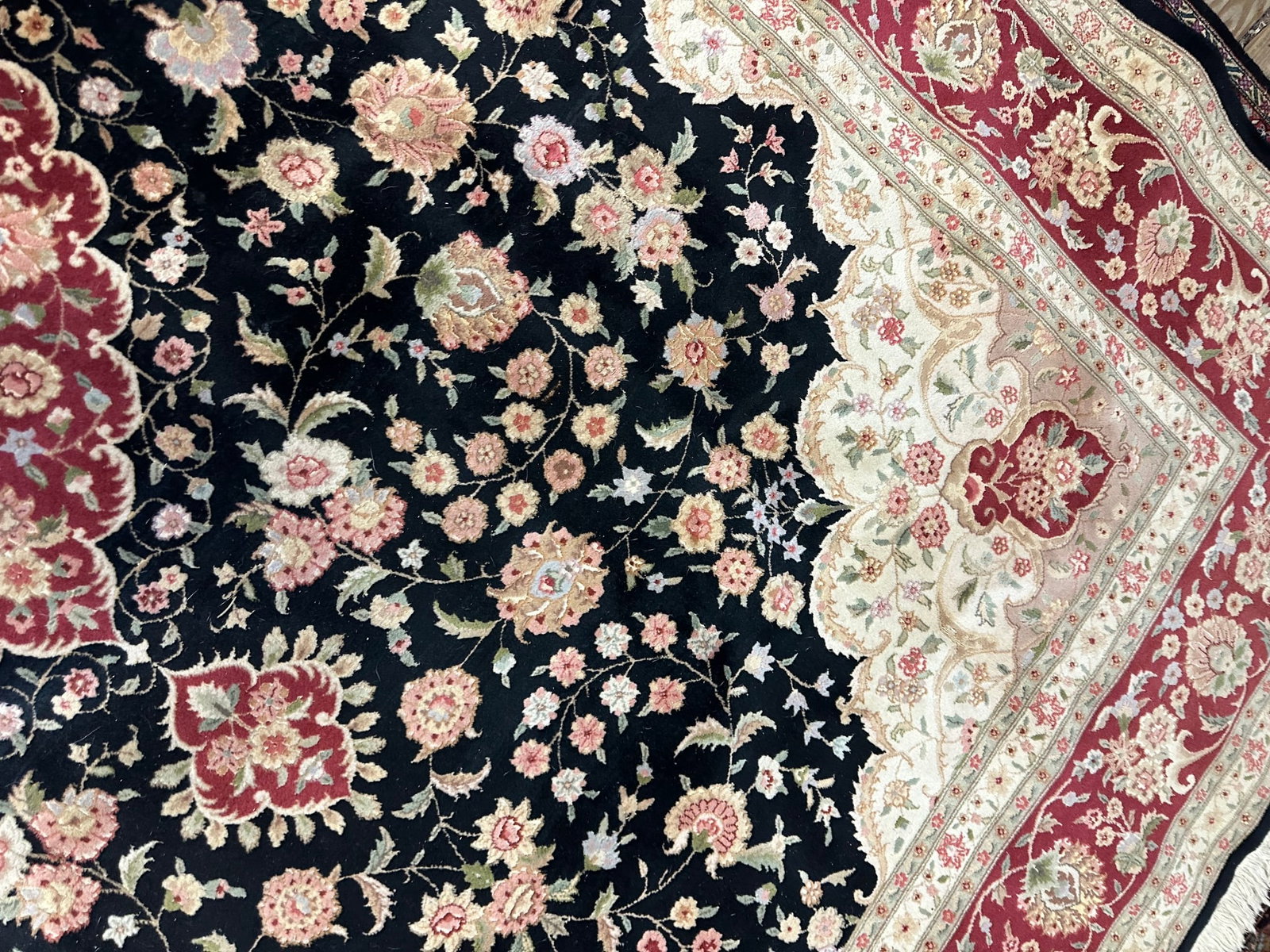 Hand Knotted Tabriz Rug 6.2x9.4 ft - 6