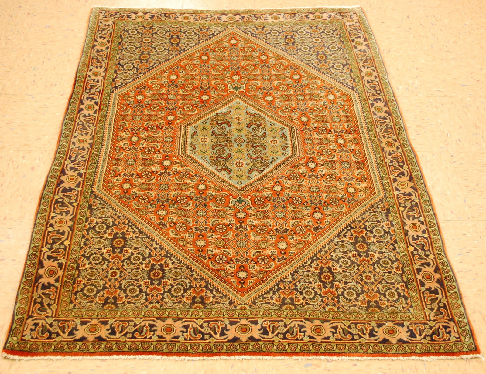 Persian BIJAR RUG 3'10" x 5'7": Title: Persian BIJAR RUG 3'10" x 5'7" Descritpion:OLD,ANTIQUE HIGHLY DETAILED HIGH KPSI_KORK WOOL Persian BIJAR ORIENTAL RUG CLASSIC VILLAGE WOVEN......... Red and Royal Blue