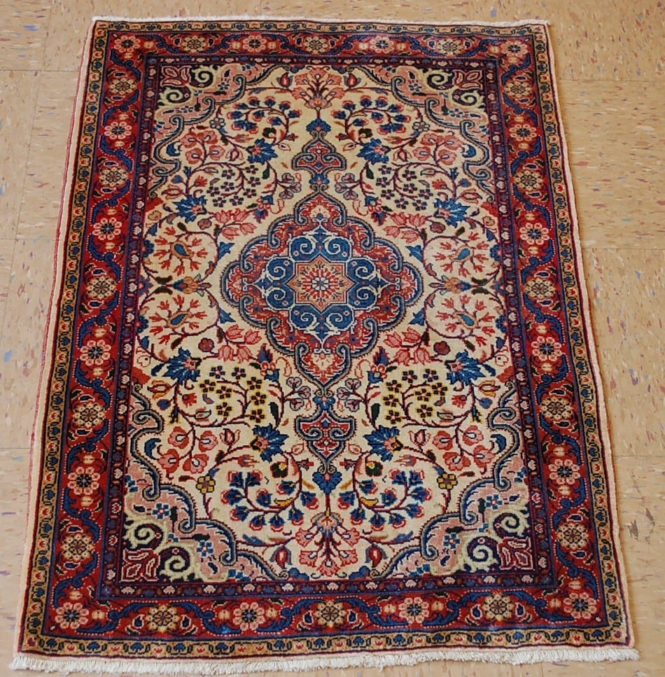 Persian SAROUK RUG 2.2x3.2: Title: Persian SAROUK RUG 2.2x3.2 Descritpion:OLD,ANTIQUE HIGH KPSI_KORK WOOL FINE CLASSIC Persian SAROUK FARAKHAN ORIENTAL RUG .......size is a unique 2' 2" x 3' 2" .....................Highly