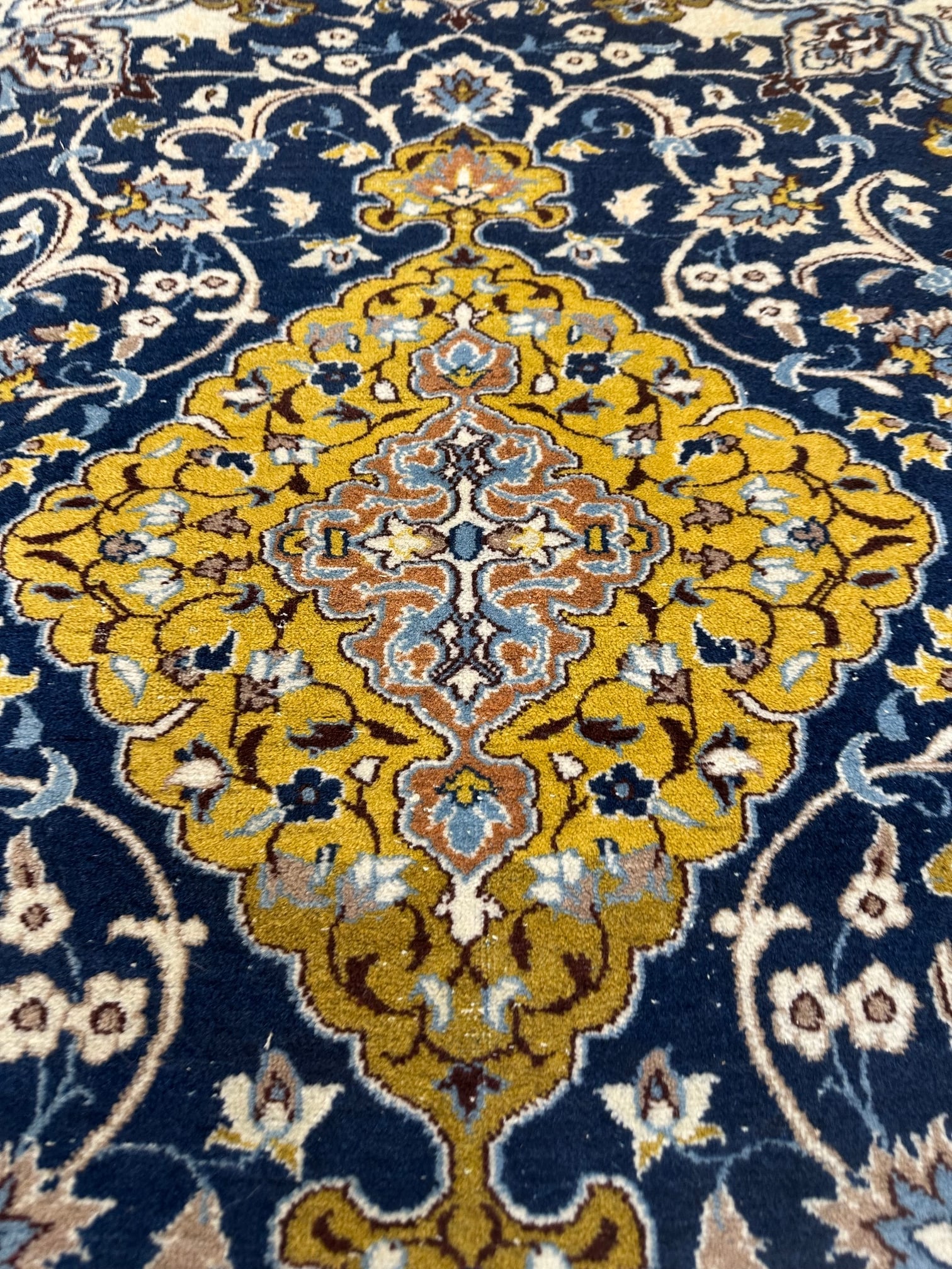Hand Knotted Persian Nain 2.4x4.5 ft. - 3