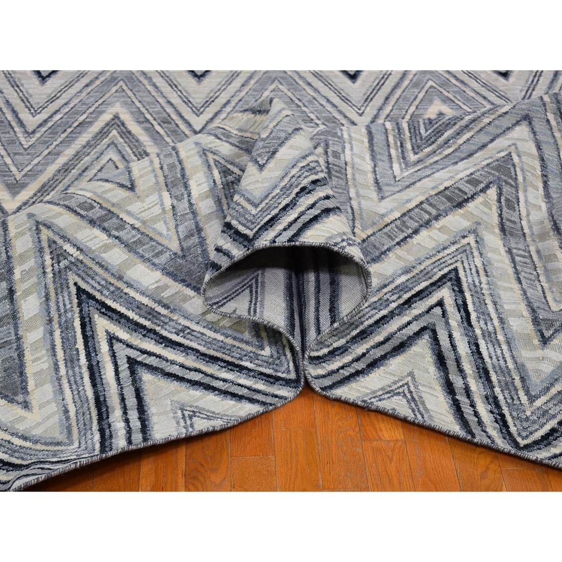 Oversized Gray-Blue Chevron Design Textured Wool and Pure Silk Rug - 5