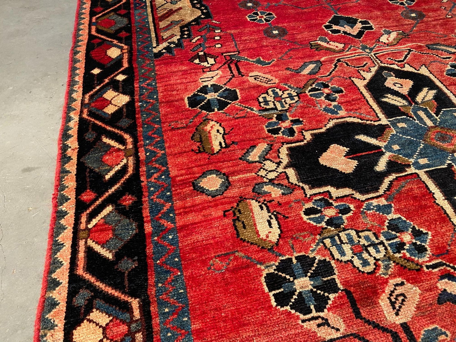 Magnificent Persian Rug 4'.5"x6'.9" - 5