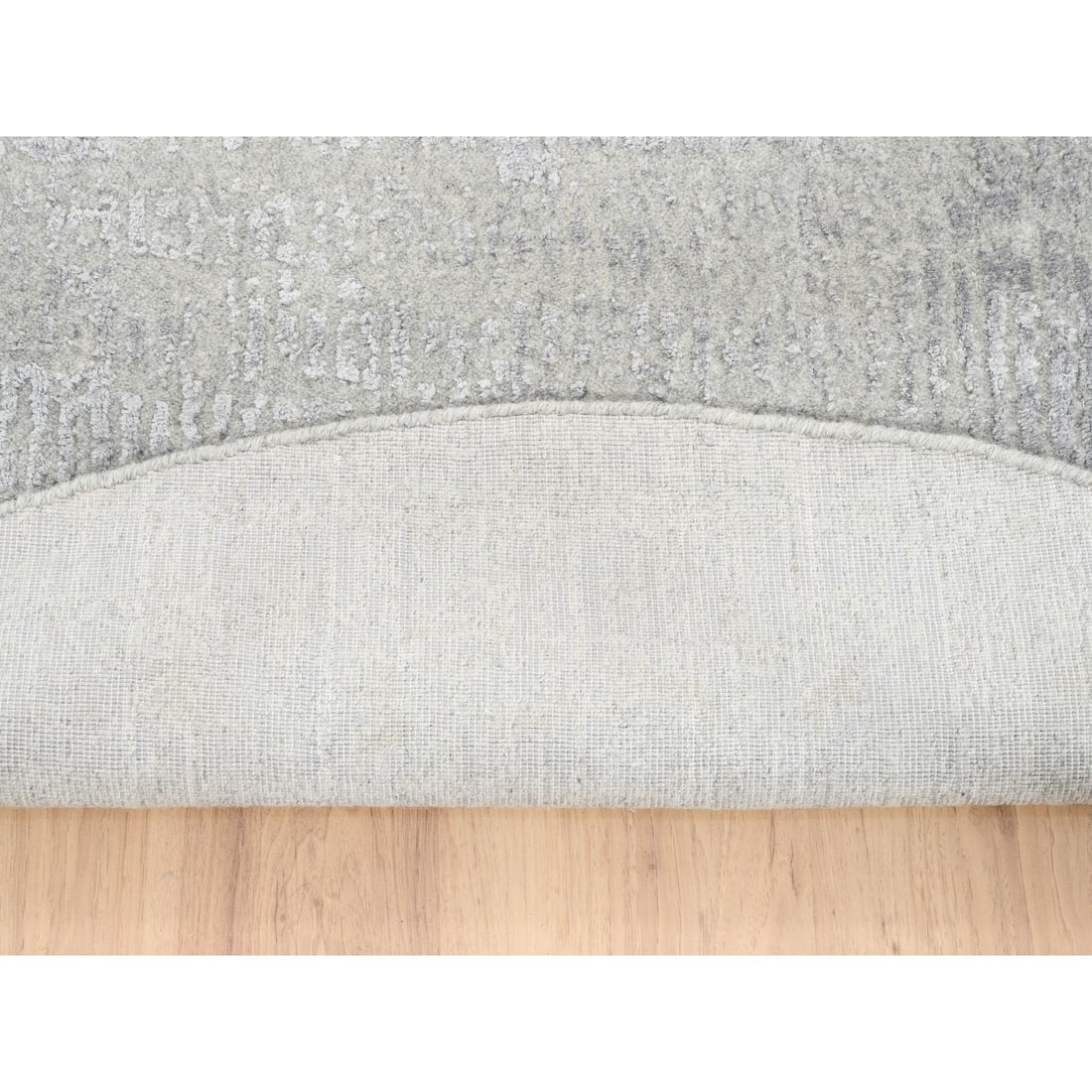 Fine Jacquard Gray Hand Loomed Modern Design Wool and Silk Round Rug - 3