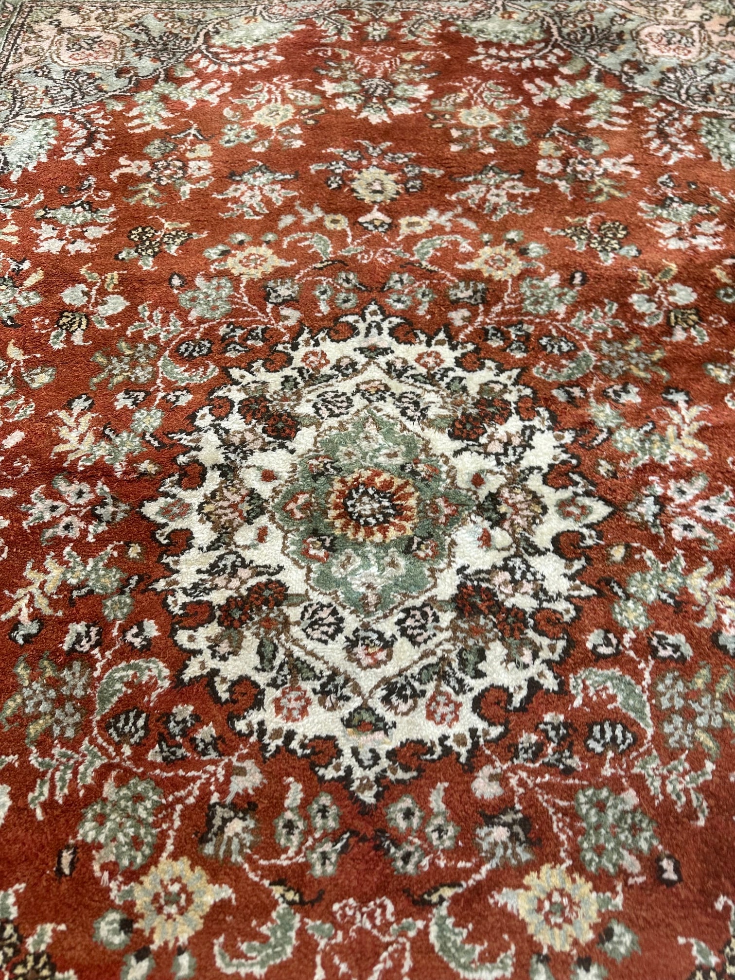 Hand Knotted Hereke Silk Rug 4x6 ft - 3