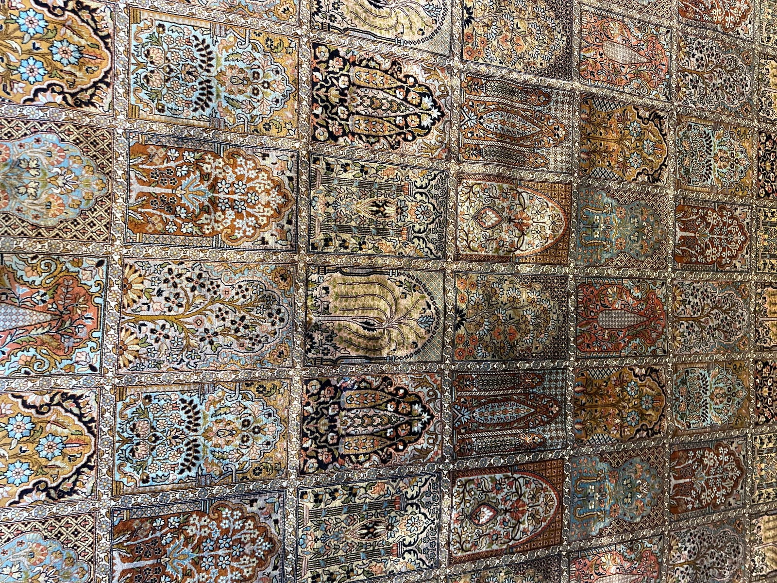 Hand Knotted Kashmir silk 9x12 - 3