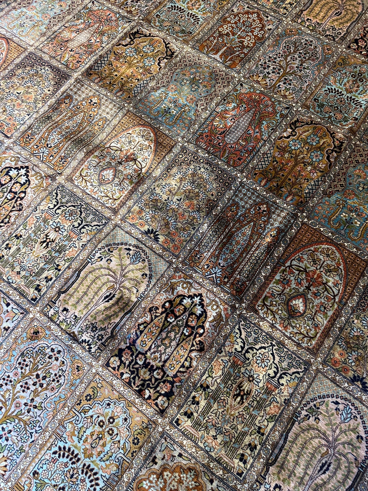 Hand Knotted Kashmir silk 9x12 - 6