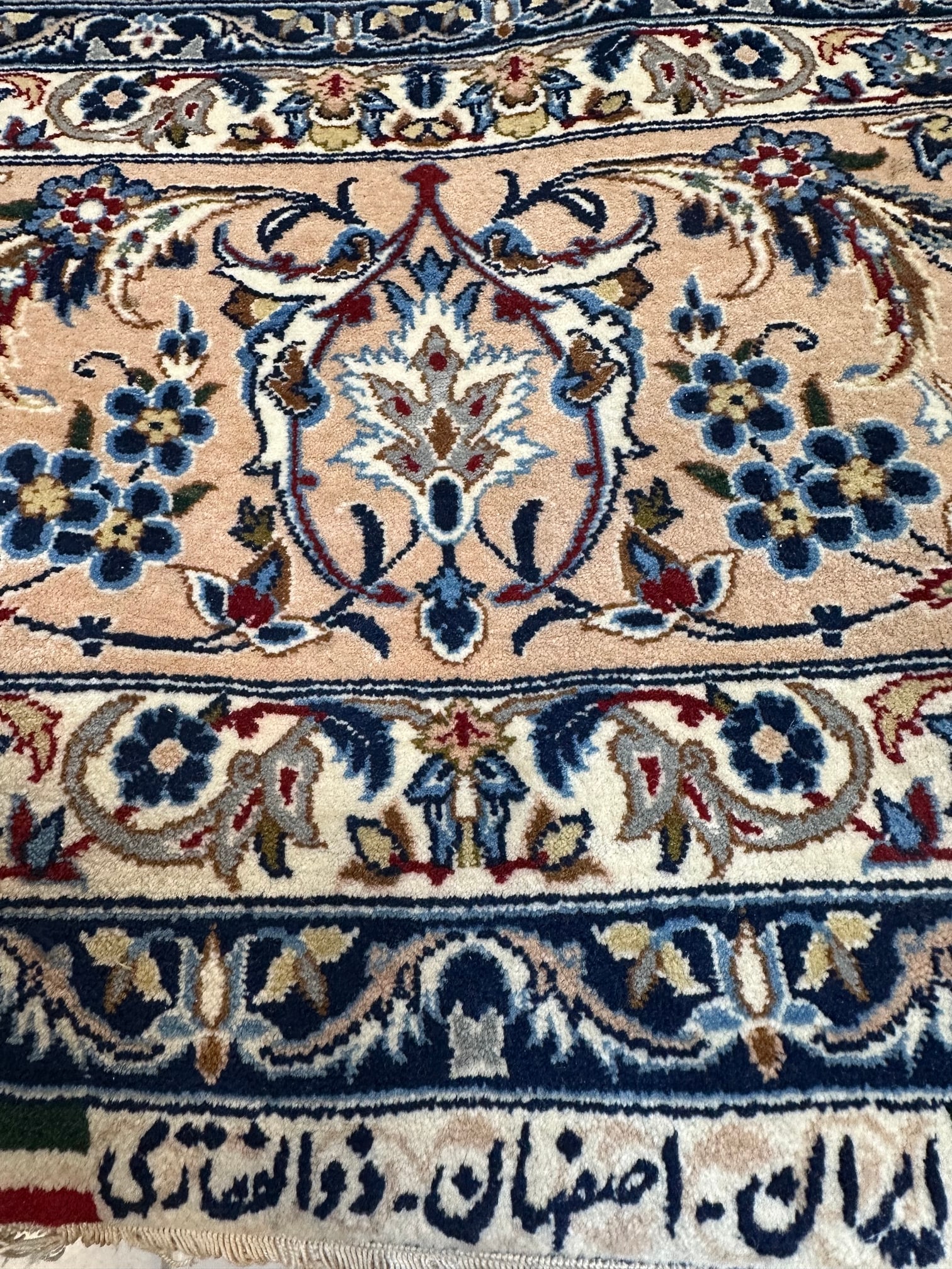 Very Fine Hand Knotted Persian SilkandWool Esfahan Rug 5.4x7.10 ft - 2
