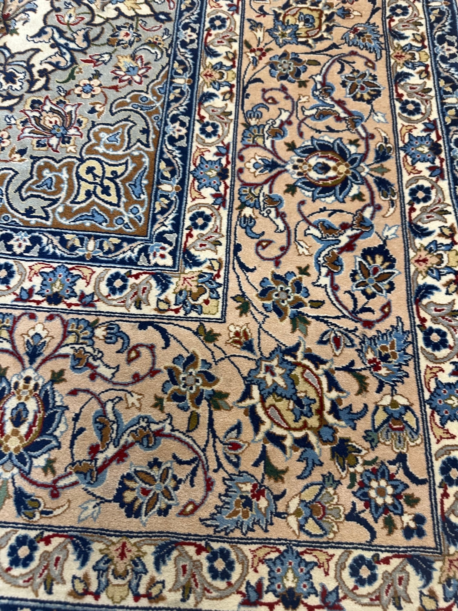 Very Fine Hand Knotted Persian SilkandWool Esfahan Rug 5.4x7.10 ft - 9