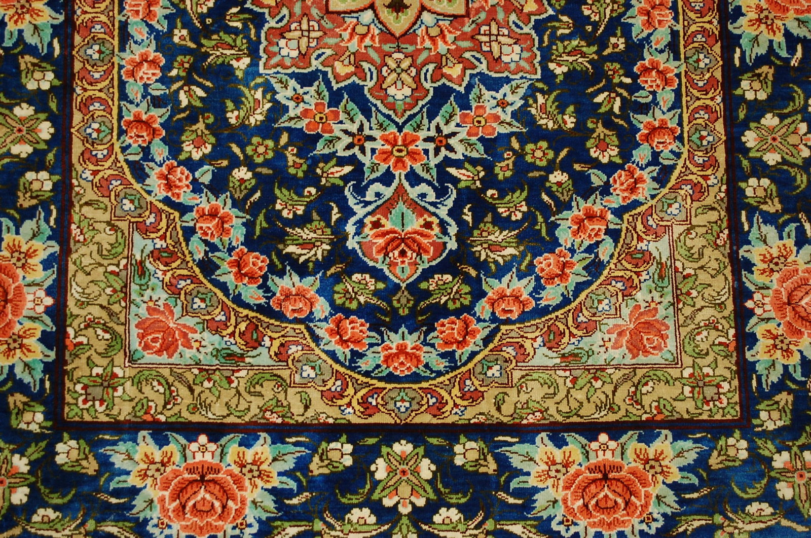 Persian QOME RUG 2' x 2'7" - 7