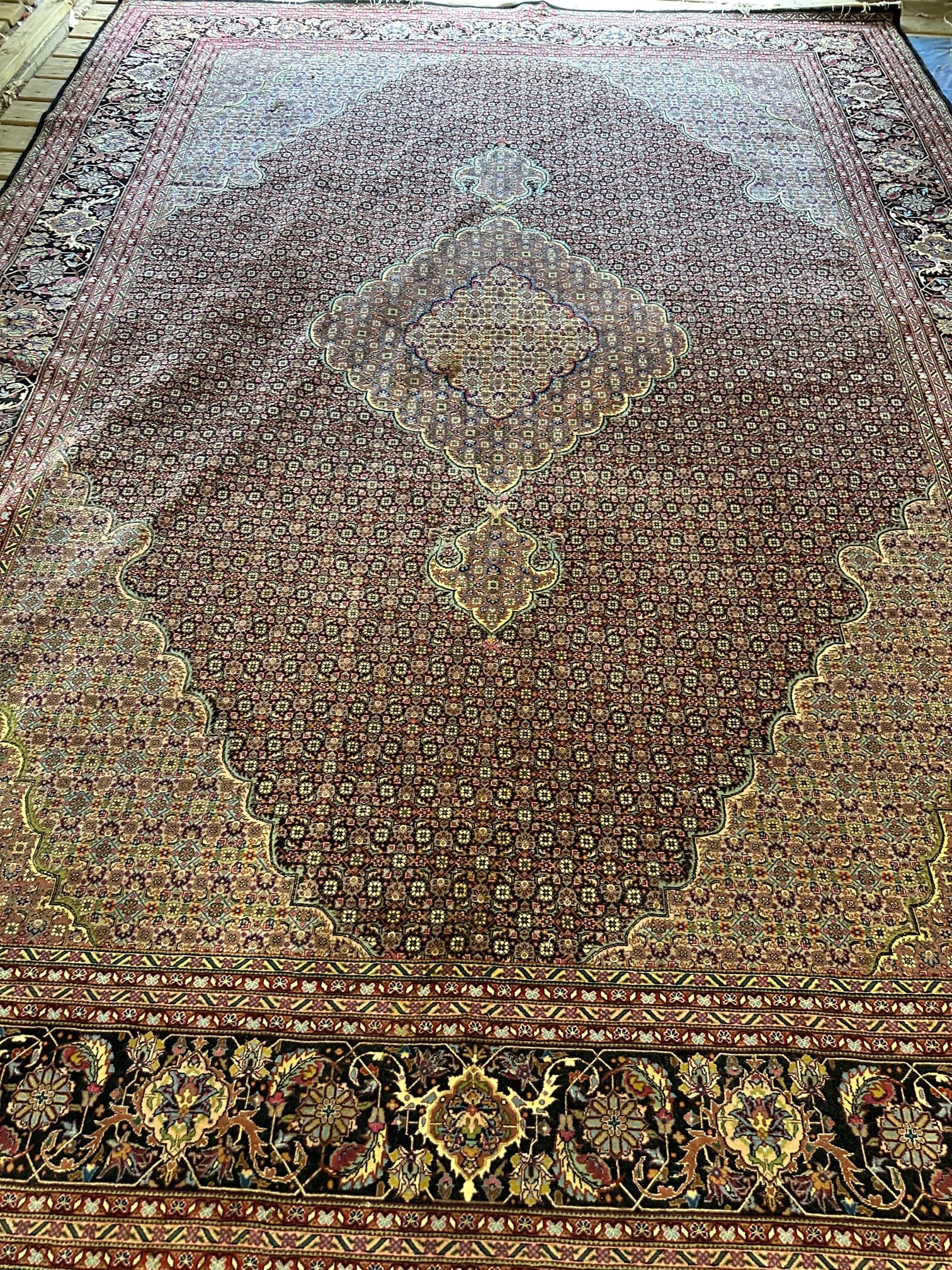 Hand Knotted Heriz Rug 6x9. ft - 9