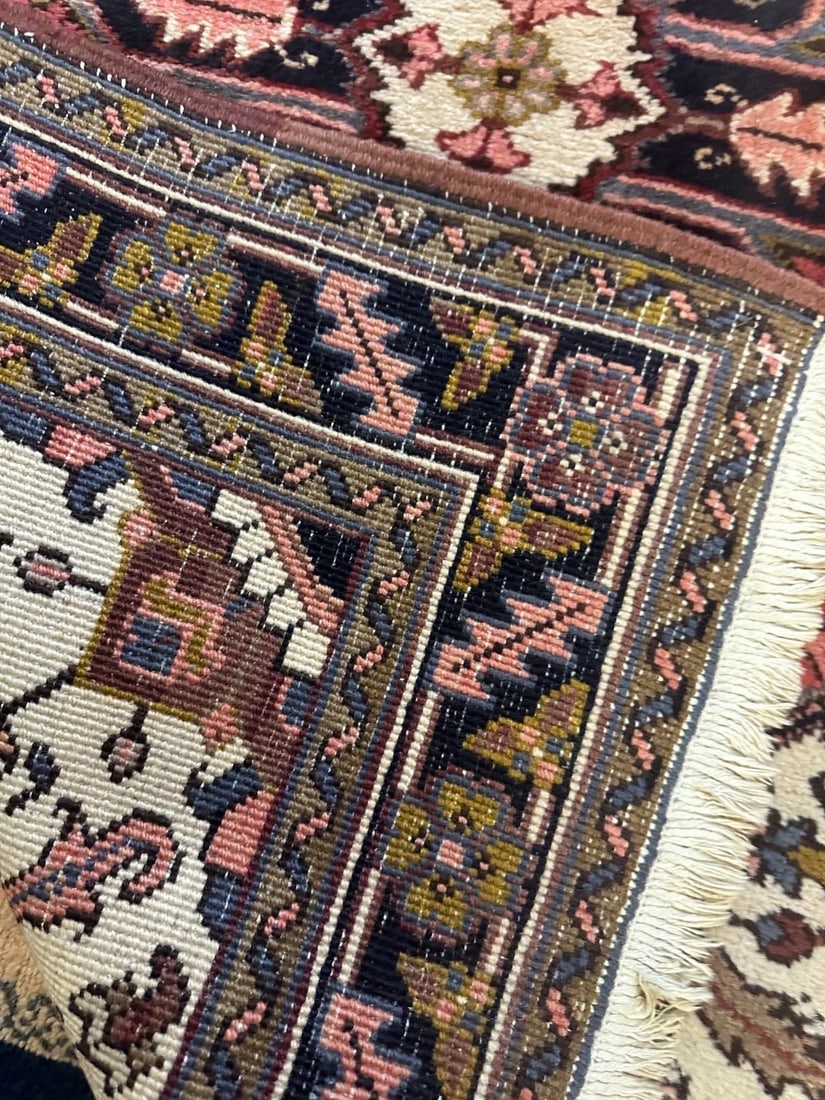 Hand Knotted Wool Herizz Rug 4.2x3.2 ft. - 4