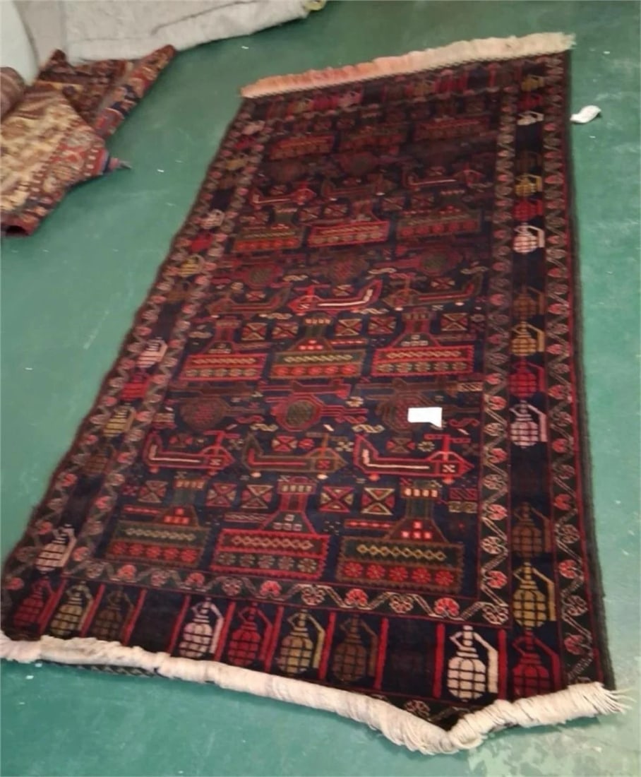 Hand Knotted Persian Hamedan Rug 4.2x6.4 ft: Title:Hand Knotted Persian Hamedan Rug 4.2x6.4 ft Description:Hand Knotted Persian Hamedan Rug 4.2x6.4 ft Size:4.2x6.4 ft Circa:1980 Origin: Material:106 %Wool Reserve: $165.00 Shipping: Domestic: