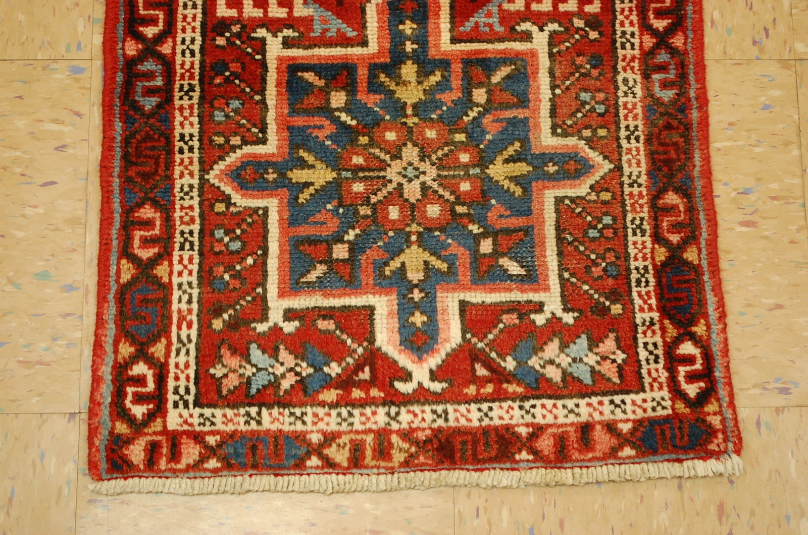 Persian HERIZ RUG 1'8" x 11' - 2