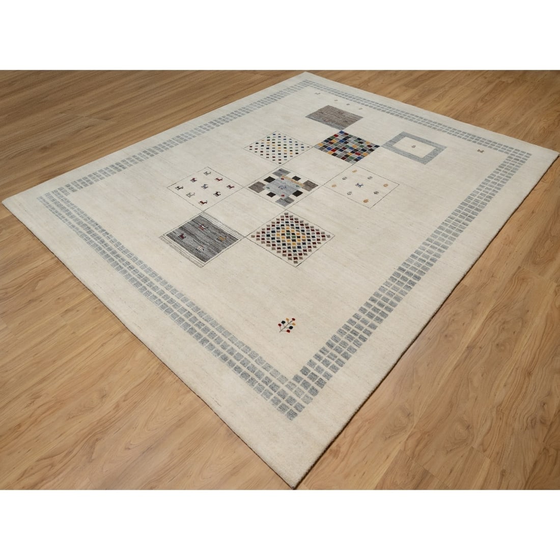 White Modern Wool Hand Knotted Animal Figurines Lori Buft Gabbeh Rug - 3