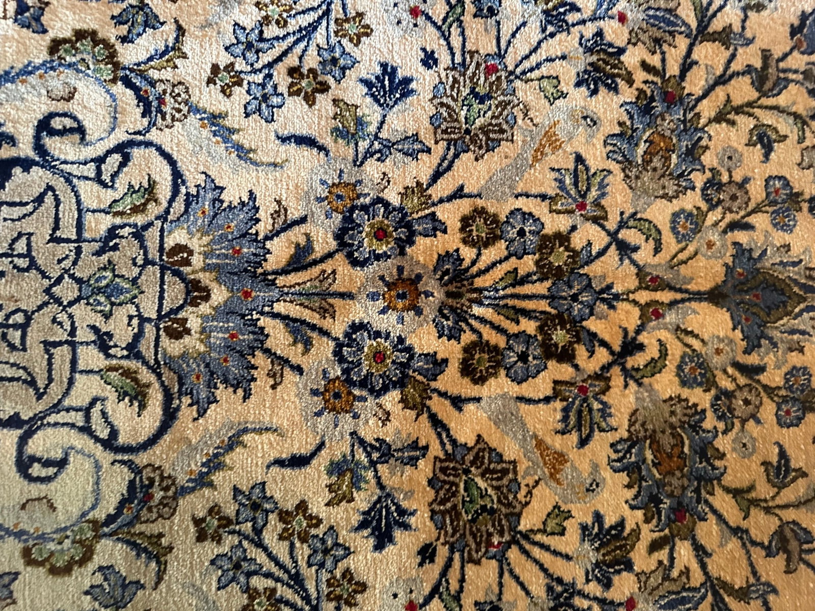 Very Fine Hand Knotted Persian Silk Rug 6.4x4.2 ft - 11