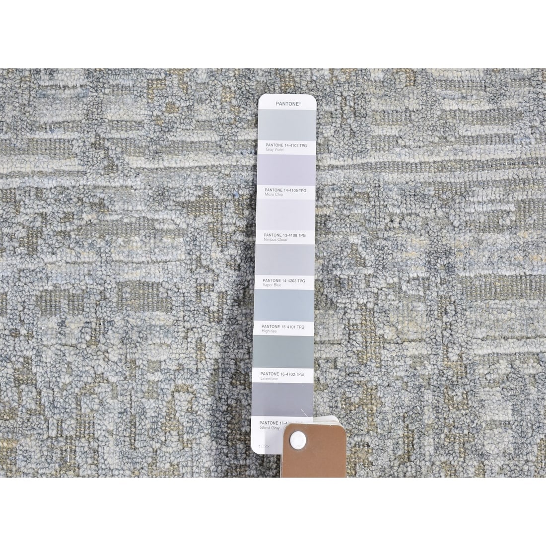 Cardiac Design with Pastel Colors Round Textured Wool and Pure Silk Rug - 8