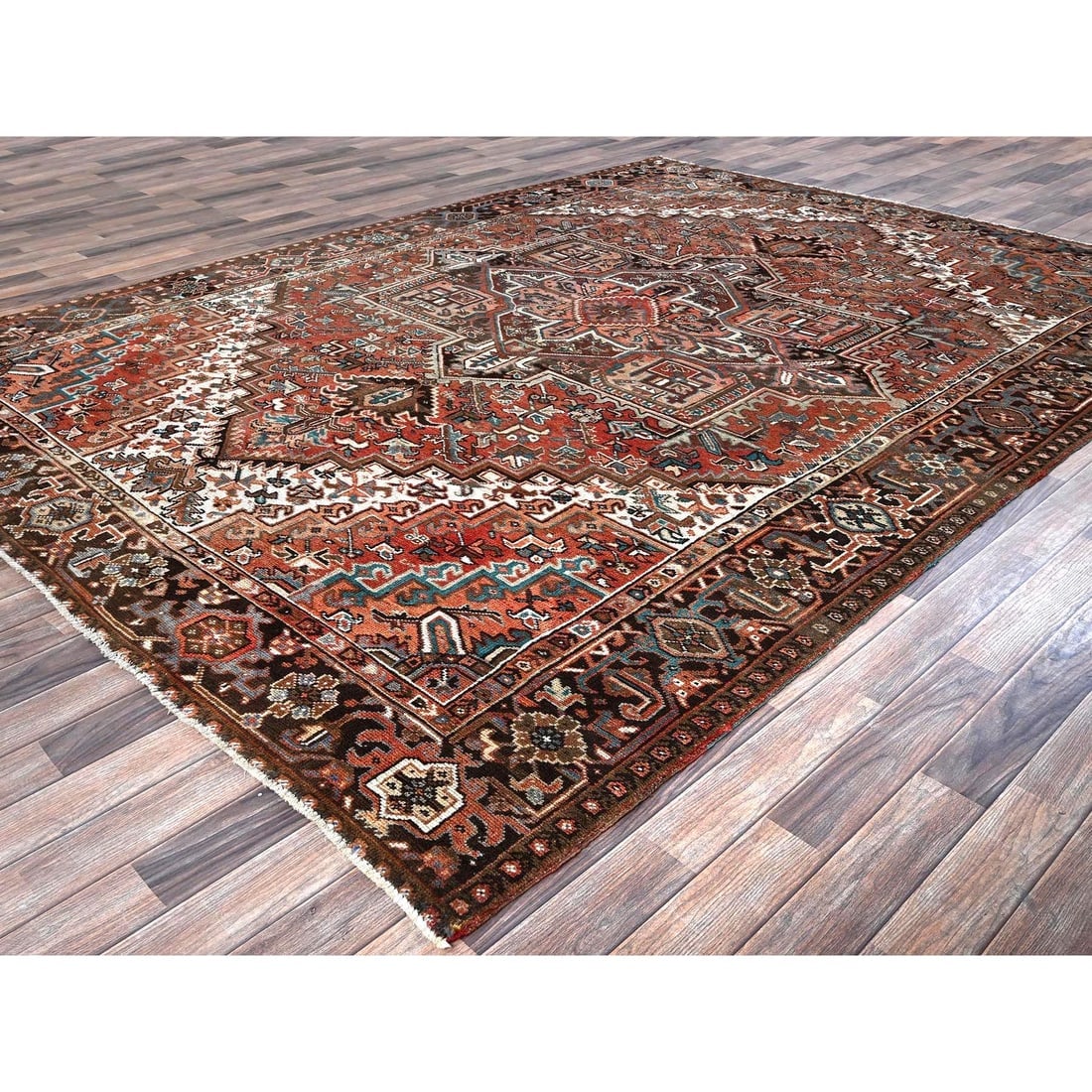 Red Vintage Persian Heriz with Medallion Design Hand Knotted Wool Rug - 3