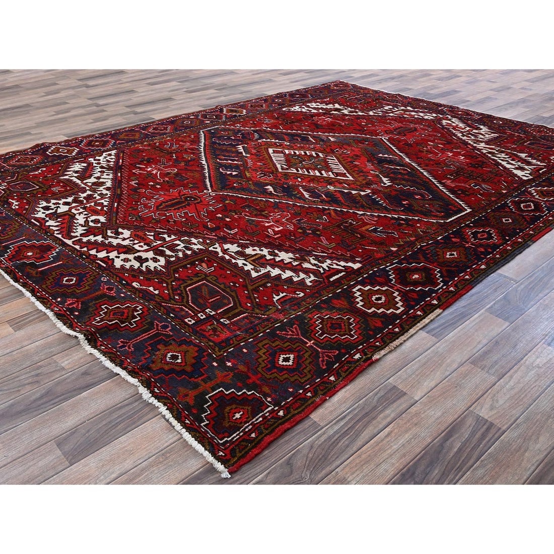 Red Vintage Persian Heriz with Medallion Design Hand Knotted Wool Rug - 3