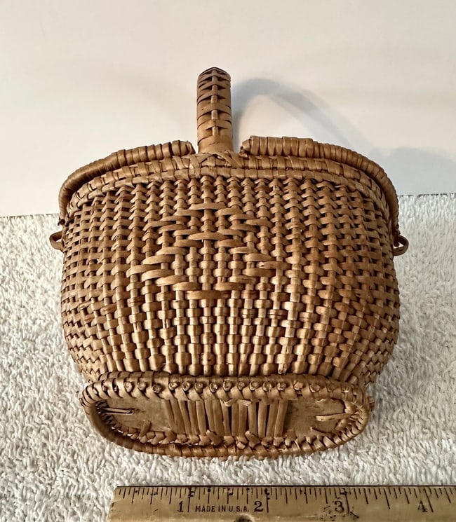 5 3/8" Miniature Splint Double-Lidded Basket - 6