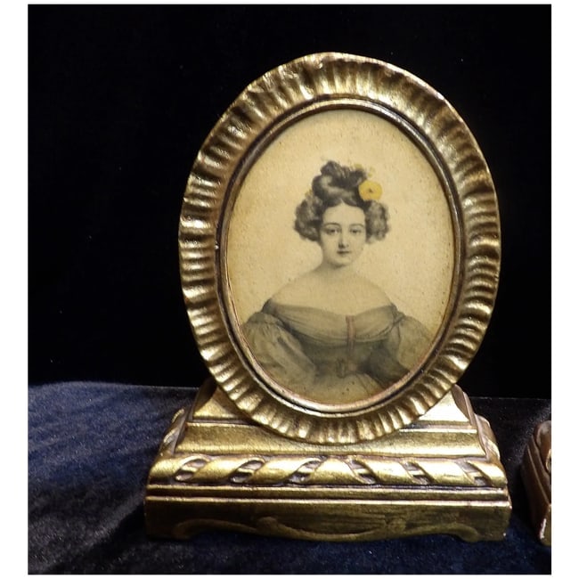 Antique Gold Leaf Portrait Bookends - 4