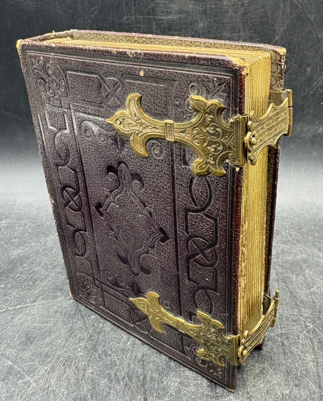 Antique Photo Album Including Carte de Visite Photographs - 2