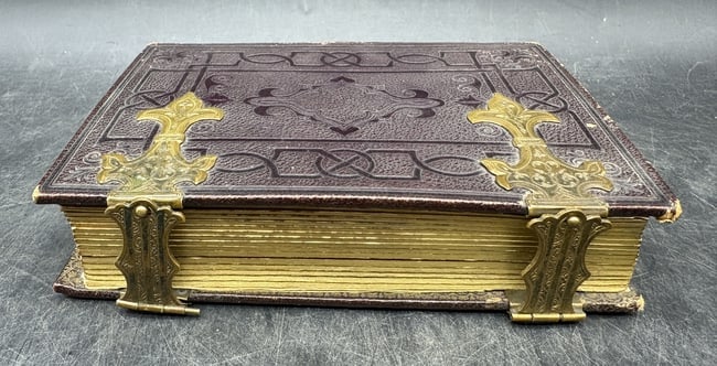 Antique Photo Album Including Carte de Visite Photographs - 9
