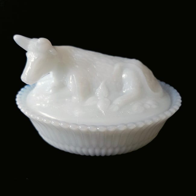 Mosser Glass National Milk Glass Society NMGCS Cow on Nest 1A06: Title: Mosser Glass National Milk Glass Society NMGCS Cow on Nest 1A06 Description: White translucent/opaline Cow on nest with bunny on the base Excellent condition No Chips or cracks Measures 5" W x