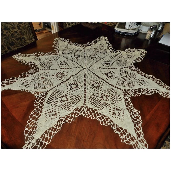 Large Crochet Star Tablecloth - 3