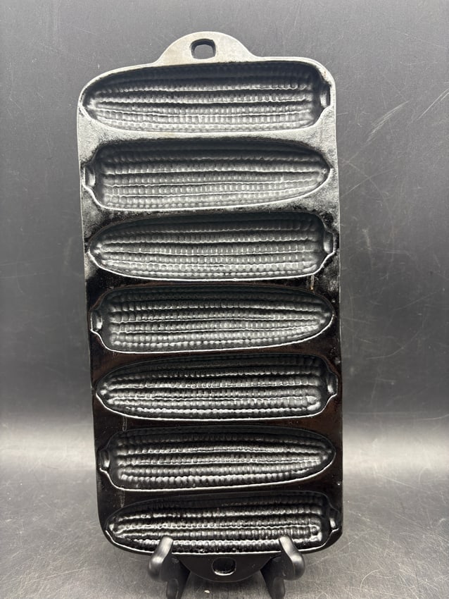 Vintage Cast Iron Corn Stick Pan 7 Ear Mold Made in USA Marked D Cornbread Pan Seasoned (1 of 8)