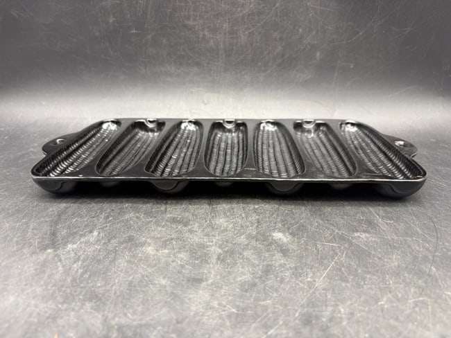 Vintage Cast Iron Corn Stick Pan 7 Ear Mold Made in USA Marked D Cornbread Pan Seasoned - 8