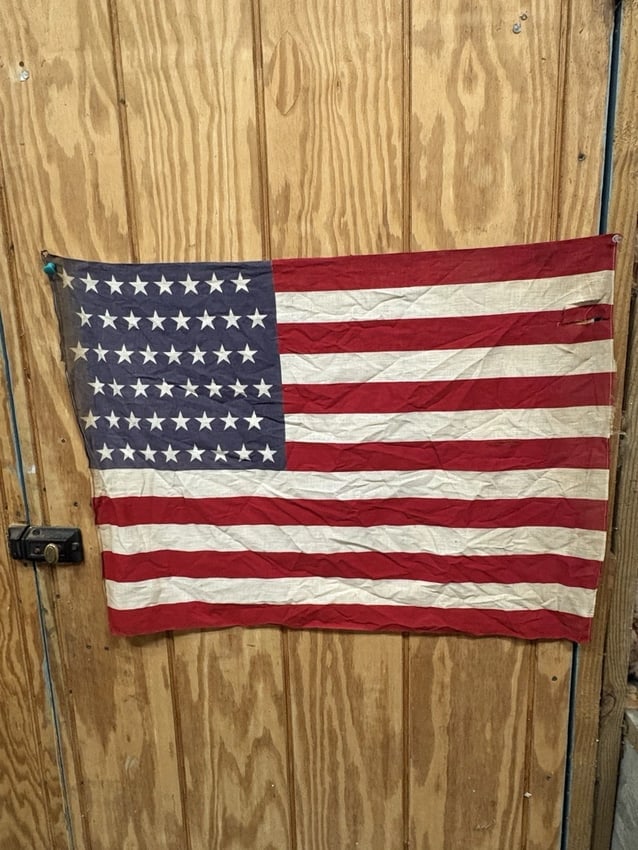 Early 48 Star Us Flag: It measures 32 3/4" x 25" and dates around 1920. It has wear as shown in the photos Shipping: Domestic: Flat-rate of $11.50 to anywhere within the contiguous U.S. International: Foreign shipping