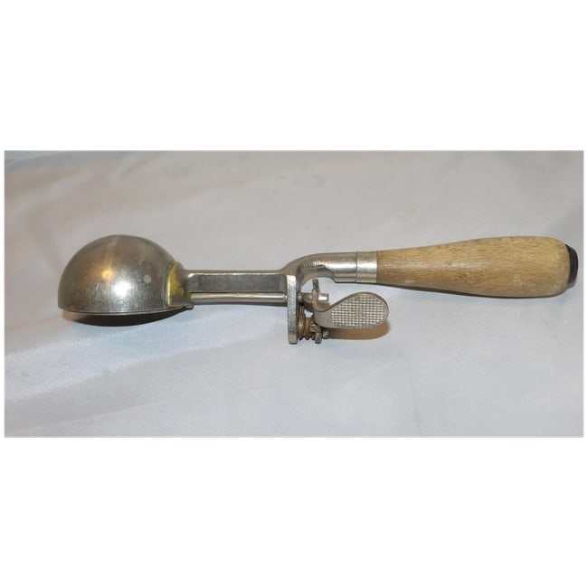 Indestructo #4 Ice Cream Scoop: Brass Mechanism, Wood Handle, Patented 1928 - 2