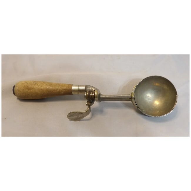 Indestructo #4 Ice Cream Scoop: Brass Mechanism, Wood Handle, Patented 1928 - 3