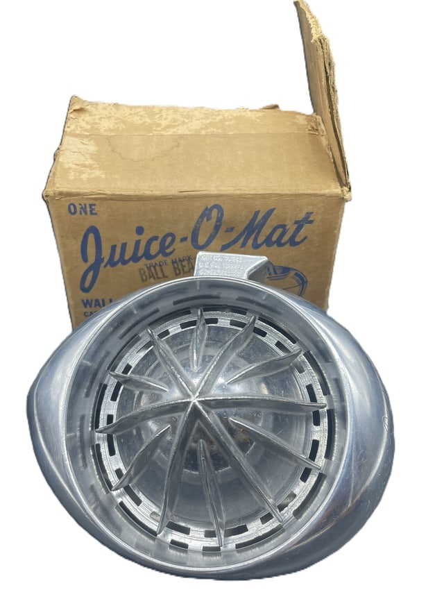 1941 RIVAL JUICE-O-MAT JUICER CAST IRON W/RED HANDLE RARE CATALOG #WJ248: Date/Period: 1941 Dimension: approx 5.5" Material: cast iron Additional Information: VINTAGE RIVAL 1941 JUICE-O-MAT JUICER CAST IRON W/RED HANDLE RARE CATALOG #WJ249 Shipping: Domestic: Flat-rate of