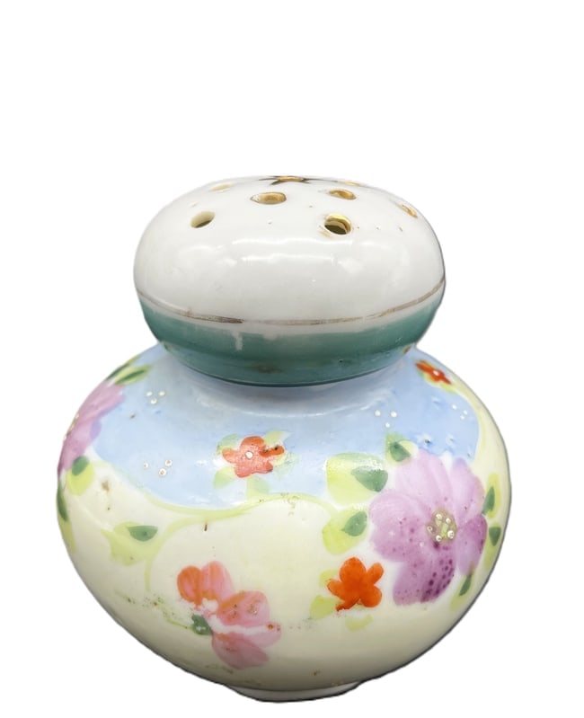 Vintage Japan Muffineer Shaker, Salt Shaker: Date/Period: unknown Dimension: Approx 4 x 3" Material: ceramic Additional Information: Vintage Japan Muffineer Shaker, Salt Shaker Shipping: Domestic: Flat-rate of $12.00 to anywhere within the conti