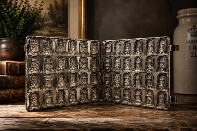 Rare Antique Cast Iron Chocolate Mold Hinged 48-Piece Figure Mold Continental European Confectionery (1 of 8)