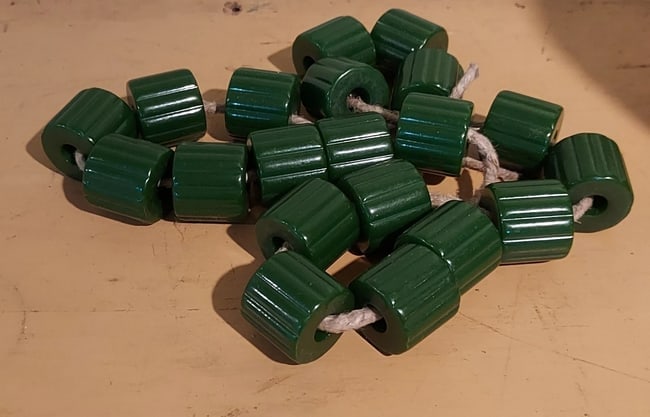 Antique Vintage Green 1 X 1 Inches Catalin bakelite 280 grams: Tested with polycrome. Approximately 1 x 1 inches. 20 total. Shipping: Domestic: Flat-rate of $20.00 to anywhere within the contiguous U.S. International: Foreign shipping rates are determined by