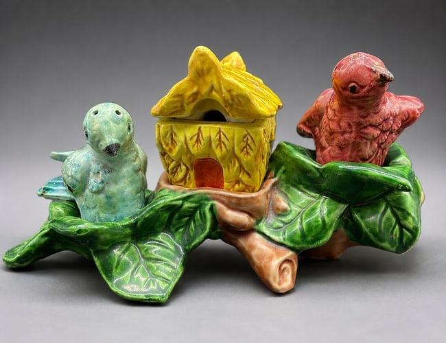 Vintage 1940s Japanese Ceramic Bird Salt & Pepper Shaker Set with Birdhouse Condiment Caddy (1 of 8)