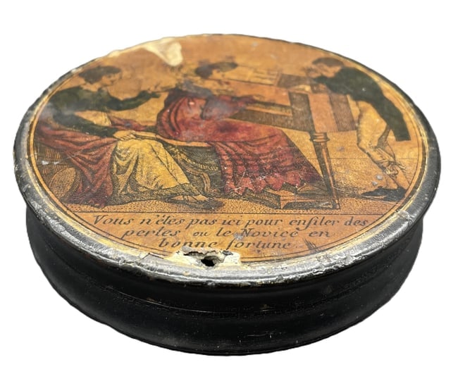 ANTIQUE LAQUER SNUFF BOX FRENCH SCENE with provenance - 3