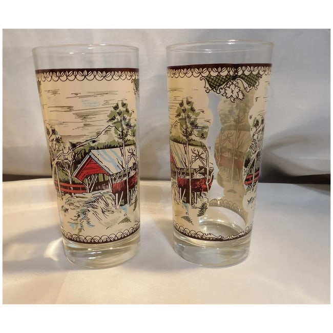 Friendly Village Glassware Goblets / Wine Glasses / Tumblers - 11