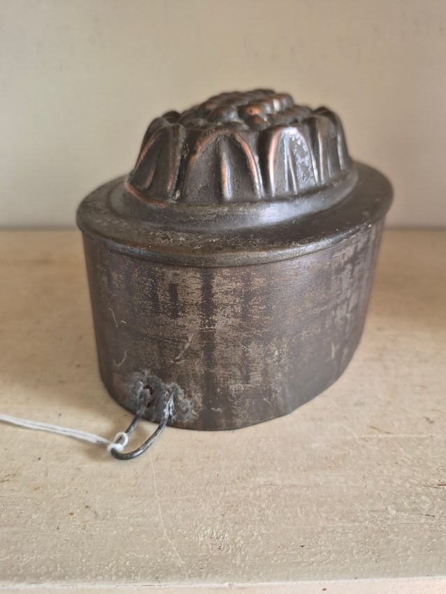 Copper topped food mold with sunflower design (1 of 3)