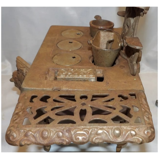 1890s Hubley Brand Eagle Toy Stove - 11