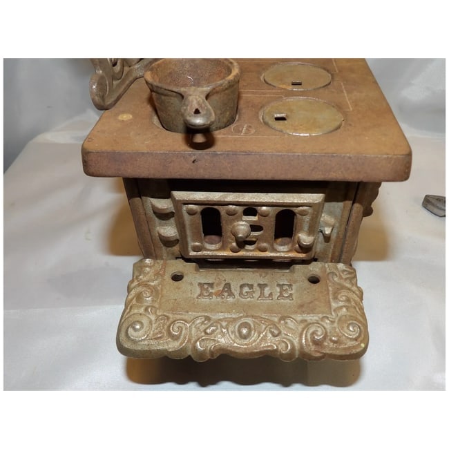 1890s Hubley Brand Eagle Toy Stove - 14