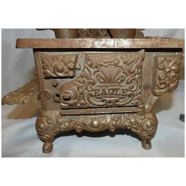 1890s Hubley Brand Eagle Toy Stove - 3