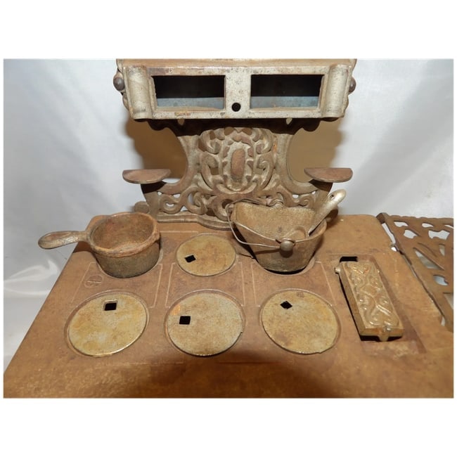 1890s Hubley Brand Eagle Toy Stove - 4