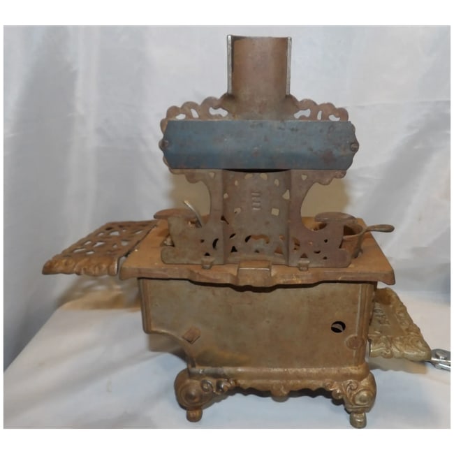1890s Hubley Brand Eagle Toy Stove - 8