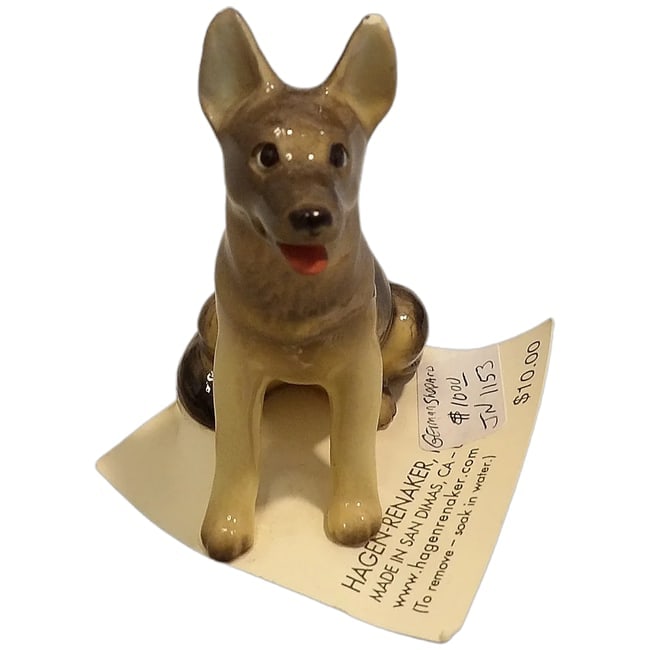 Vintage German Setter Sitting by Hagen Renaker Dog Figurine: This Vintage German Setter Sitting by Hagen Renaker Dog Figurine is in excellent condition. It comes on the original tag from the 1980's. Made by San Dimas Hagen Renaker studio in California. It